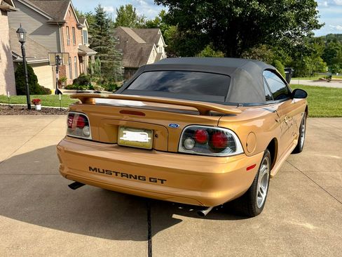 Used 1997 Ford Mustang GT RWD image 11