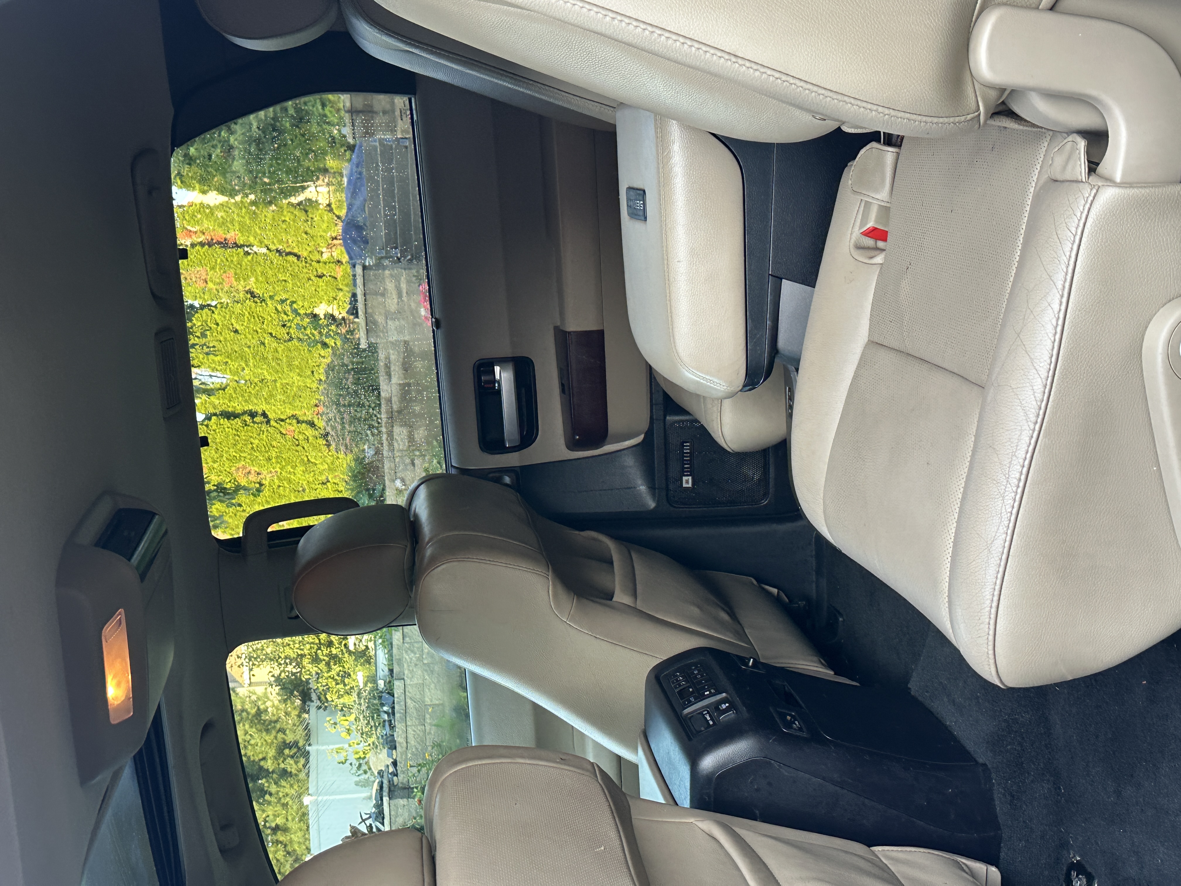 Used 2014 Toyota Sequoia Platinum AWD/4WD image 11