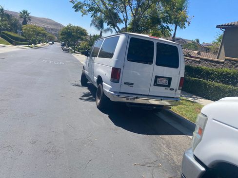 Used 2013 Ford E-350 and Econoline 350 XLT RWD image 5