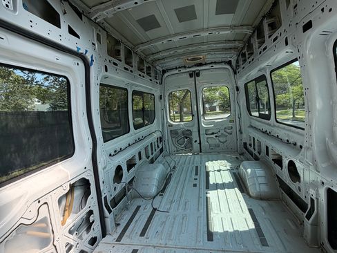 Used 2017 Ford Transit 350 XL RWD image 15