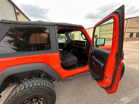 Used 2019 Jeep Wrangler Sport image 2