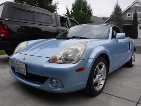 Used 2003 Toyota MR2 RWD image 9