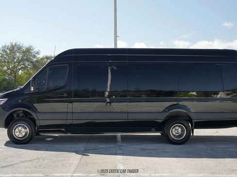 Used 2024 Mercedes-Benz Sprinter 3500 image 8