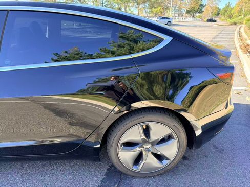 Used 2019 Tesla Model 3 Standard Range Plus image 6