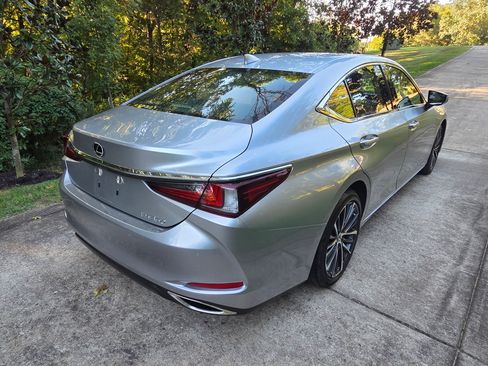 Used 2022 Lexus ES 350 w/ Premium Package image 15