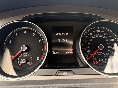 Used 2016 Volkswagen Golf S FWD image 12