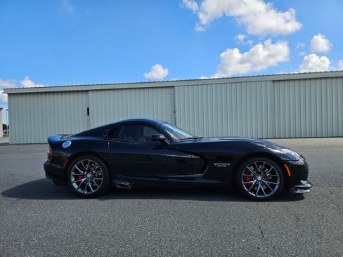 Used 2014 SRT Viper GTS w/ GTS Laguna Interior Package image 6
