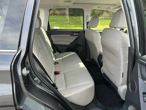 Used 2015 Subaru Forester 2.5i Limited image 6