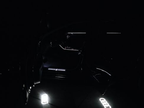 Used 2021 Audi A7 e Prestige w/ Prestige Package image 26