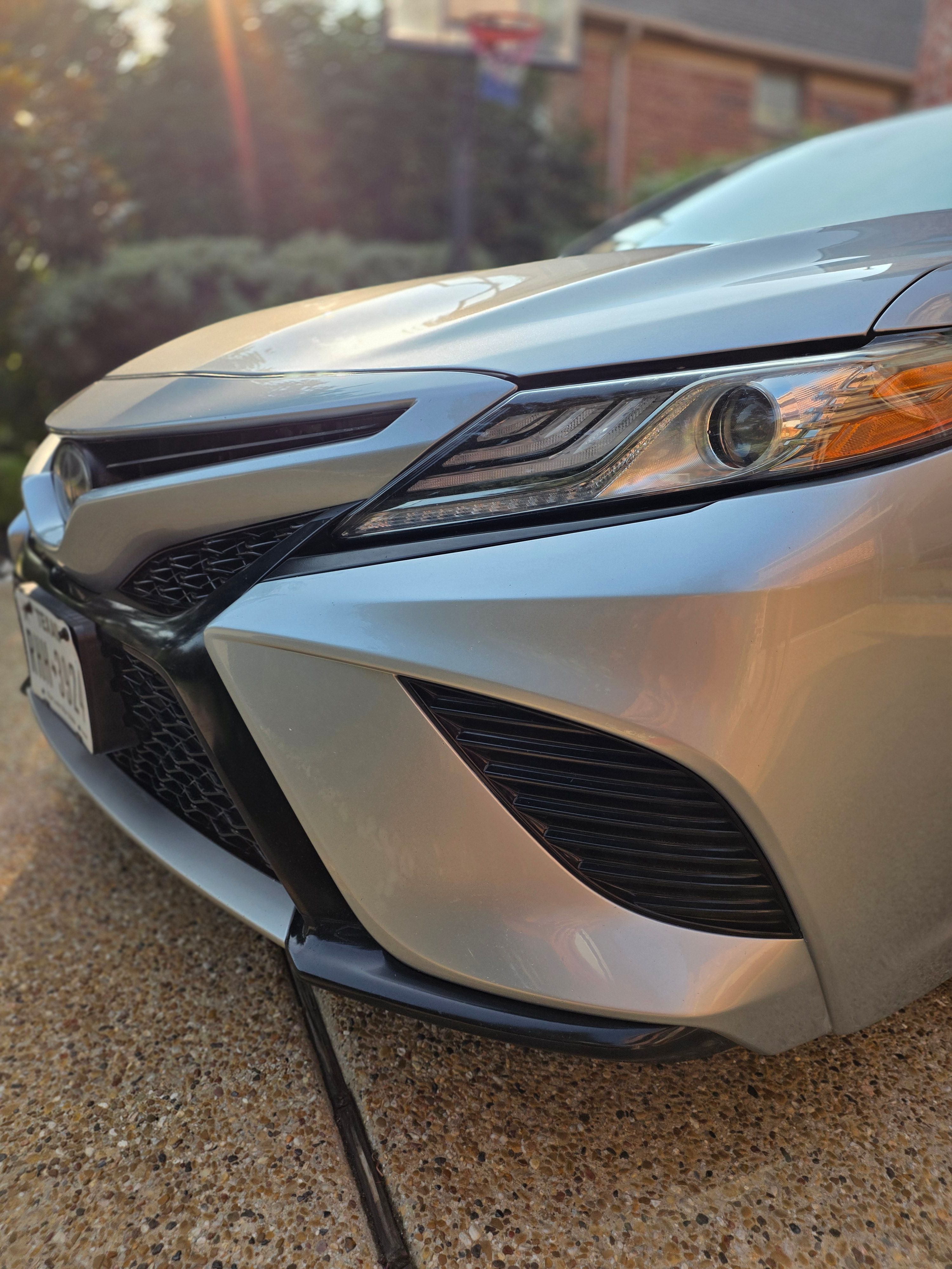 Used 2019 Toyota Camry XSE FWD image 2
