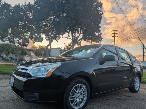 Used 2010 Ford Focus SE image 13