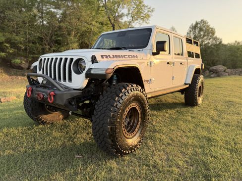 Used 2021 Jeep Gladiator Rubicon image 1