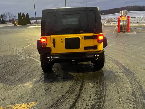 Used 2011 Jeep Wrangler Unlimited Sport image 12
