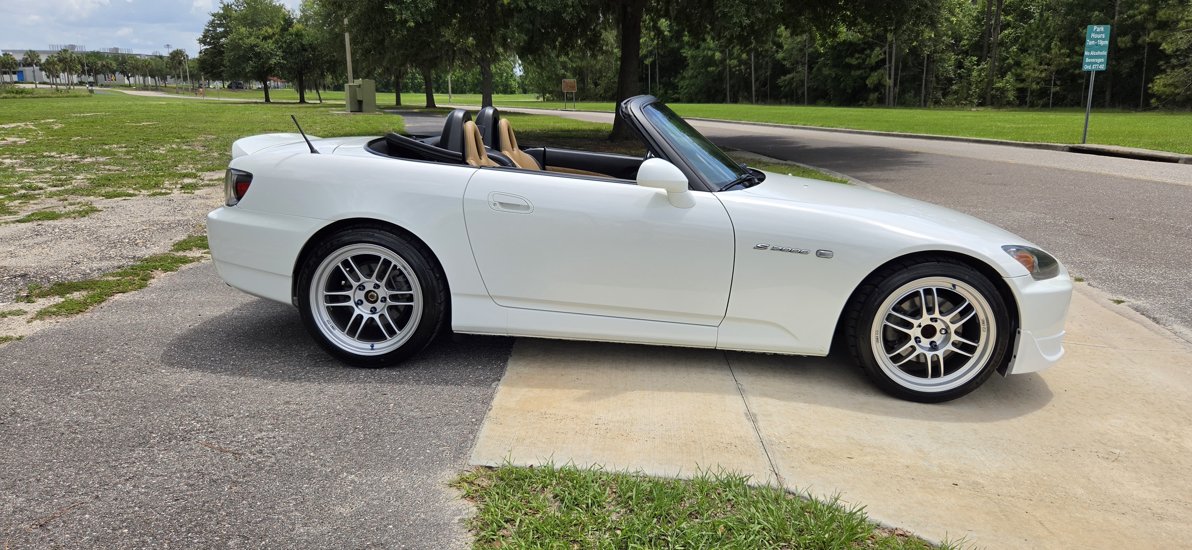 Used 2004 Honda S2000 image 10