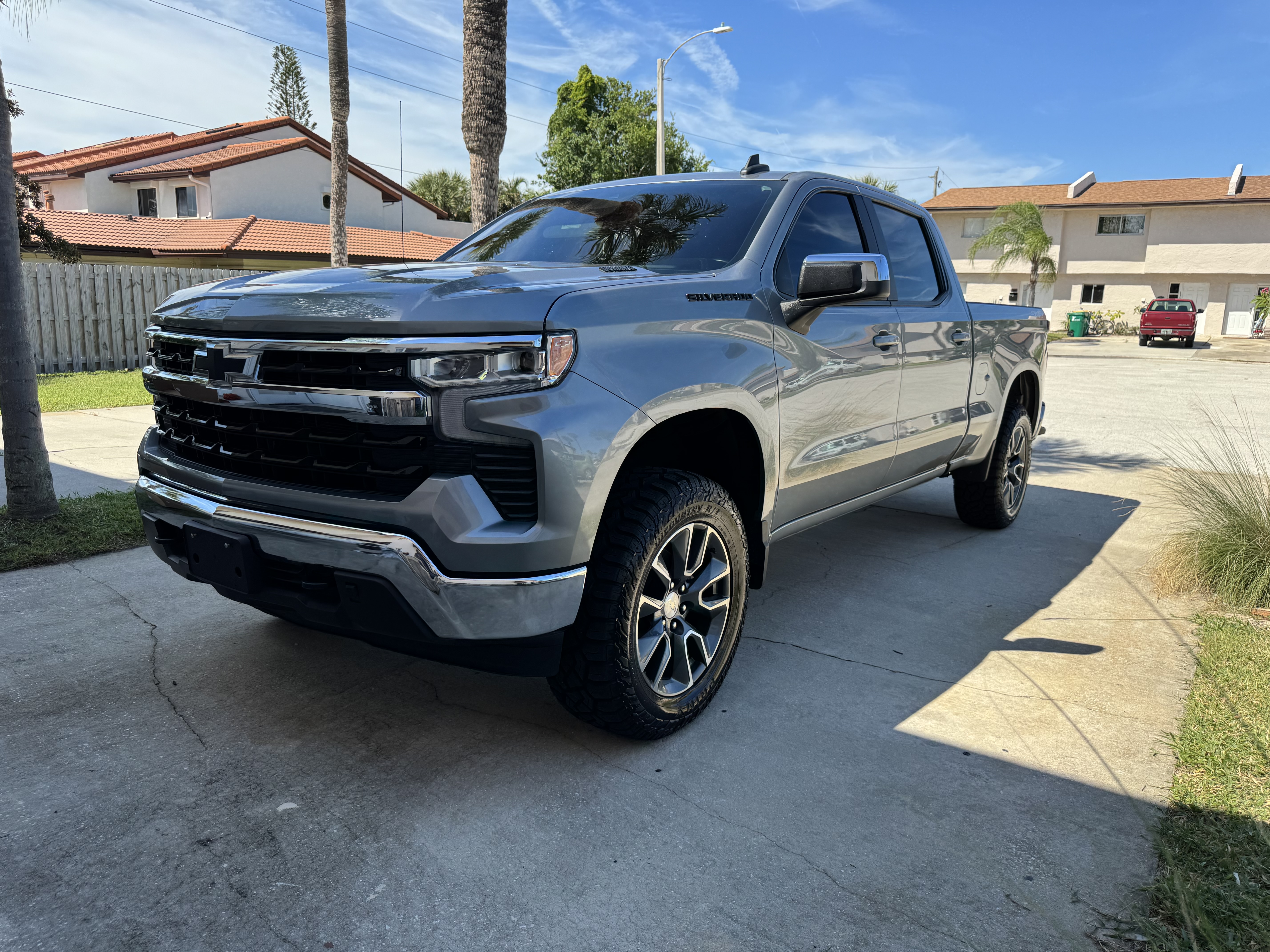 Used 2023 Chevrolet Silverado 1500 LT w/ LPO, Dark Essentials Package AWD/4WD image 4