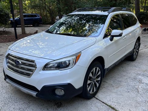 Used 2017 Subaru Outback 3.6R Limited AWD/4WD image 5