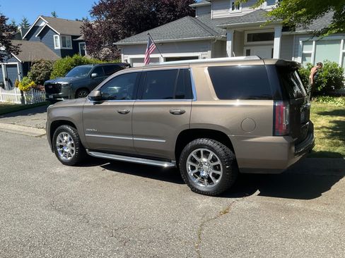 Used 2015 GMC Yukon Denali AWD/4WD image 5