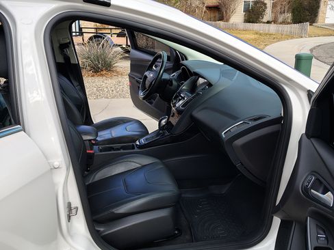 Used 2017 Ford Focus Titanium image 12