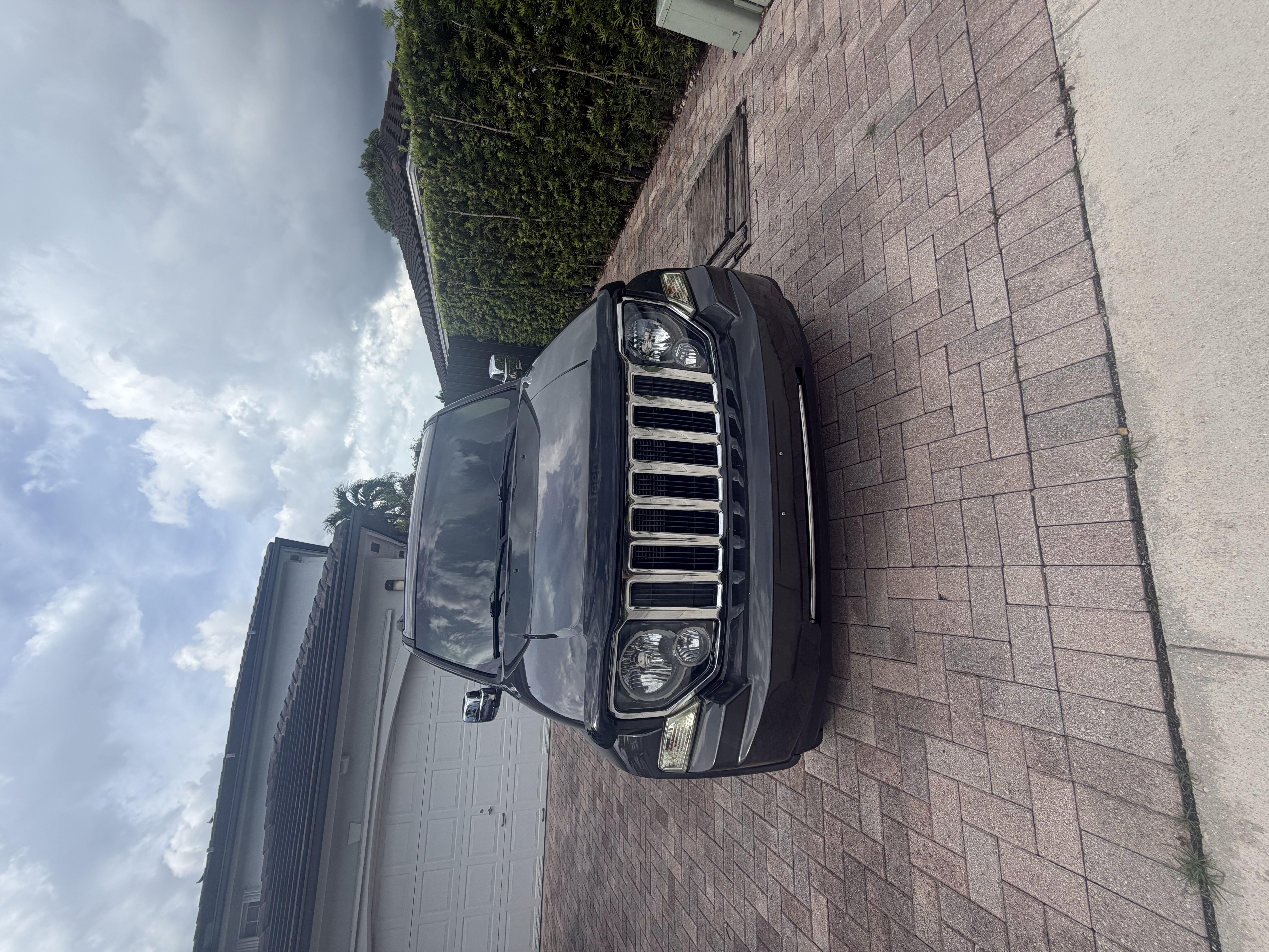 Used 2011 Jeep Liberty Sport AWD/4WD image 1