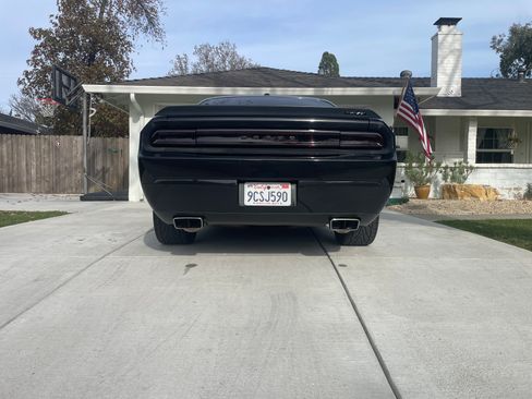 Used 2010 Dodge Challenger SRT8 w/ SRT Option Group II RWD image 6
