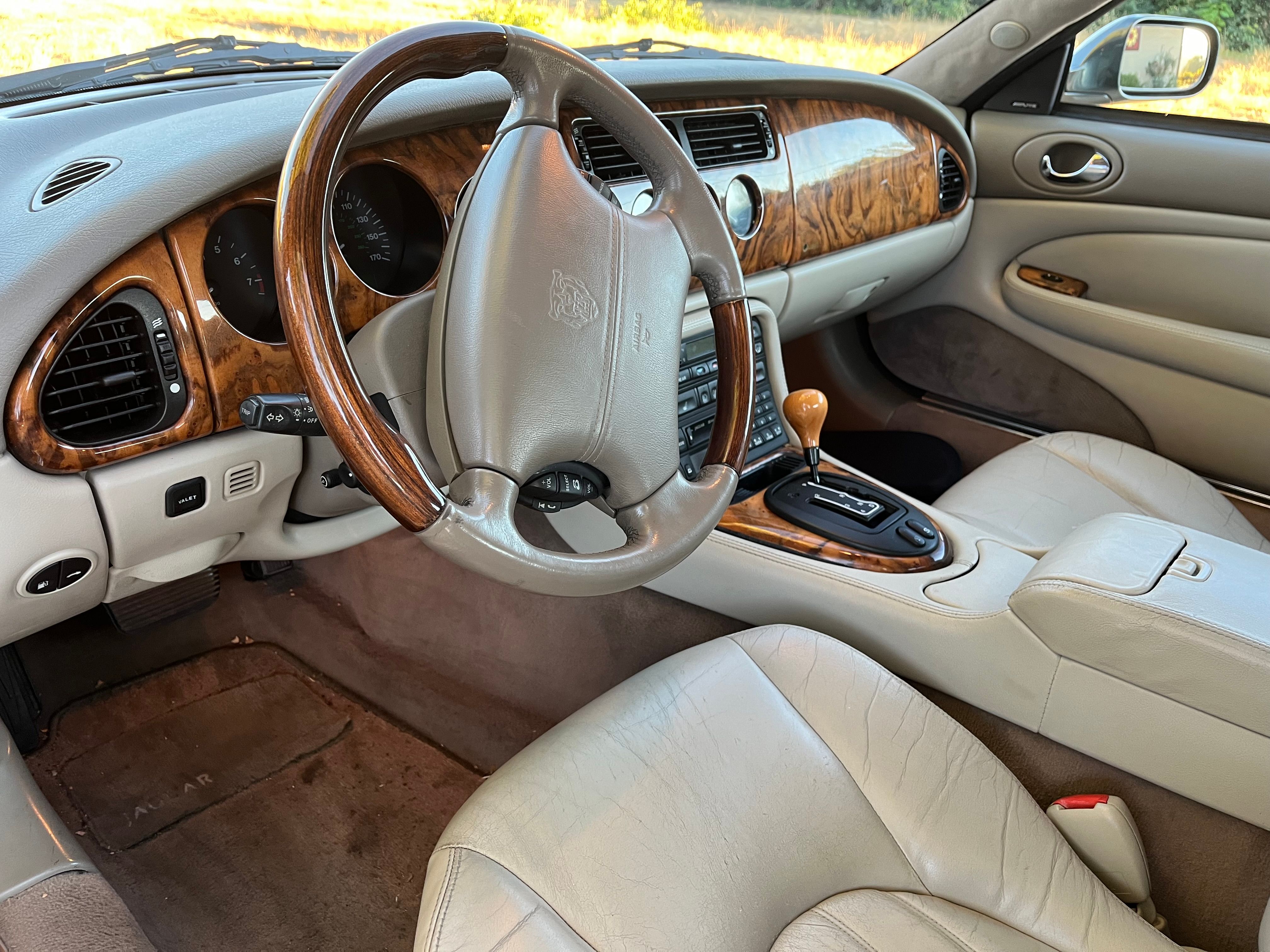 Used 2002 Jaguar XK8 Convertible RWD image 13