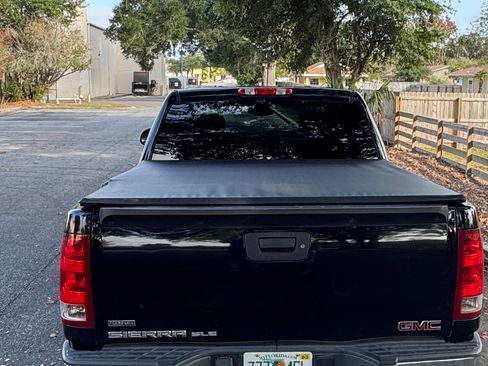 Used 2011 GMC Sierra 1500 SLE w/ Regional Value Package image 9