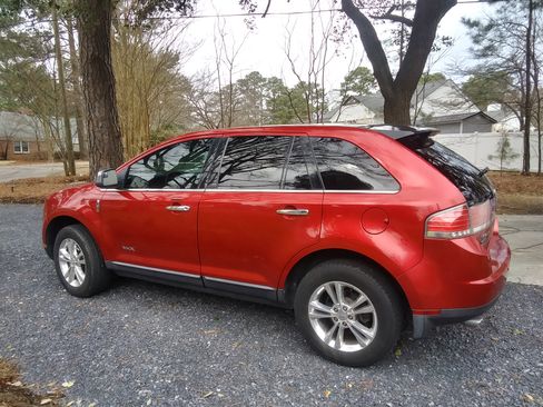 Used 2010 Lincoln MKX Sport Utility 4D image 4