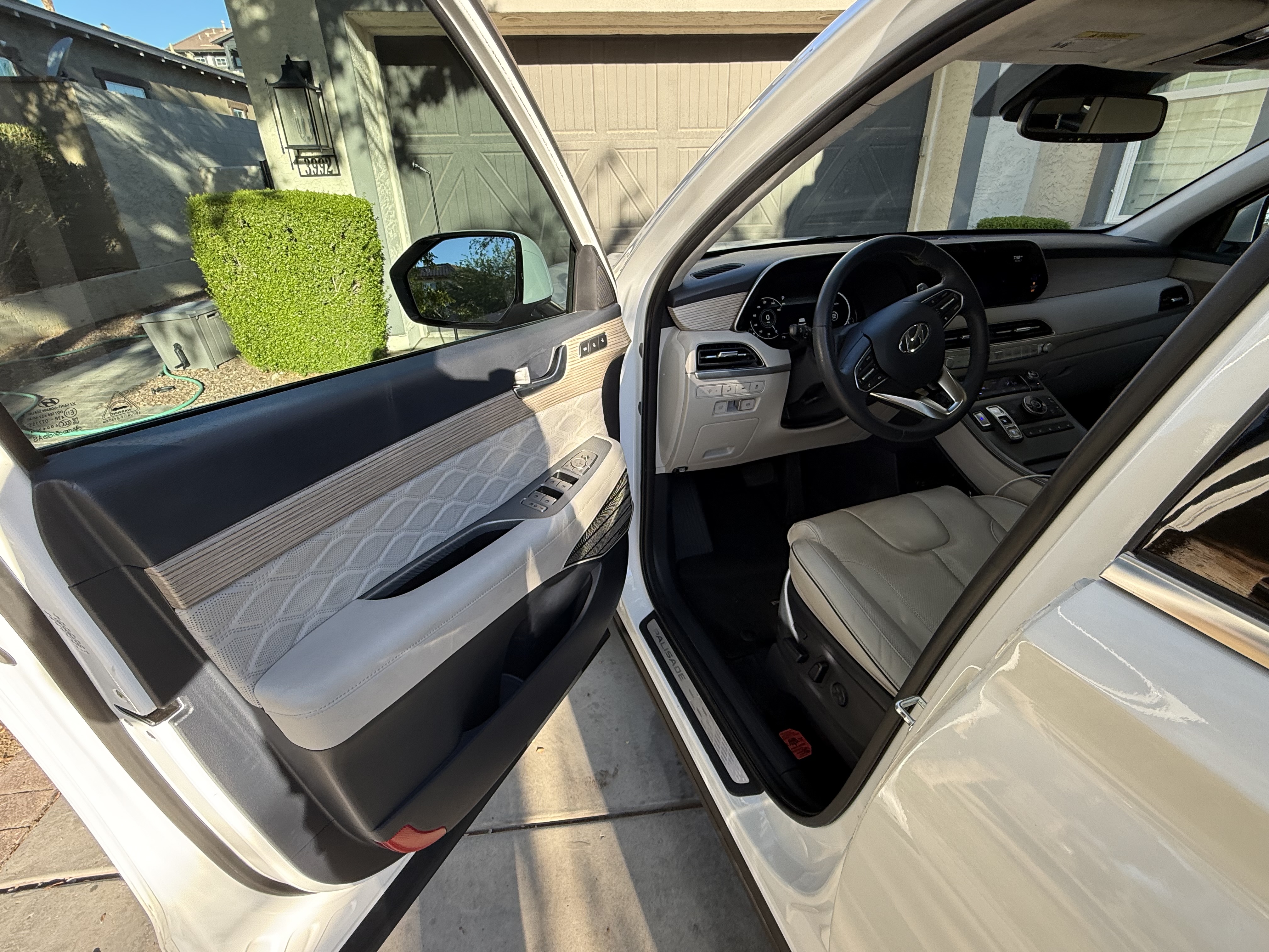 Used 2022 Hyundai Palisade Calligraphy w/ Cargo Package FWD image 4