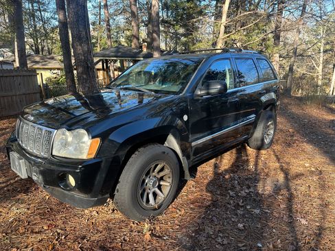 Used 2007 Jeep Grand Cherokee Overland image 1