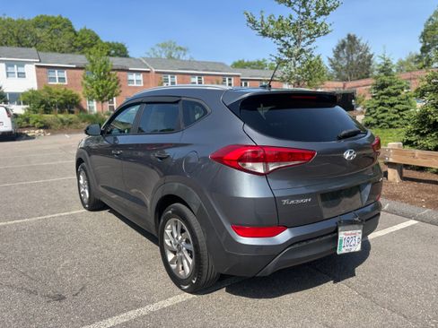 Used 2016 Hyundai Tucson SE w/ Option Group 02 AWD/4WD image 4