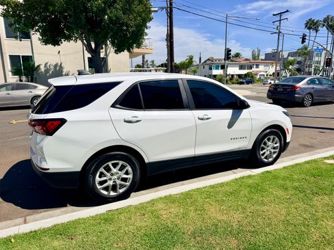 Used 2023 Chevrolet Equinox LS w/ LS Convenience Package FWD image 5