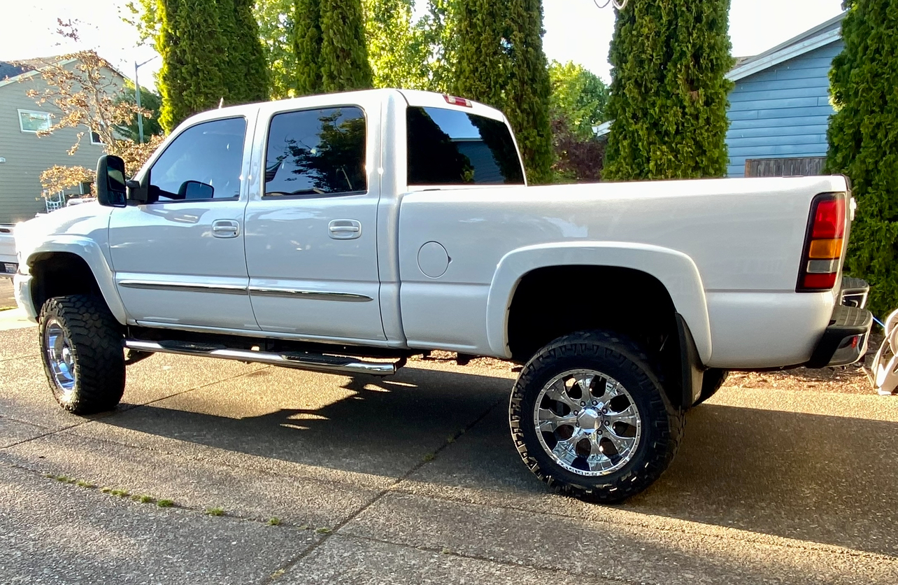 Used 2005 GMC Sierra 2500 SLT AWD/4WD image 8