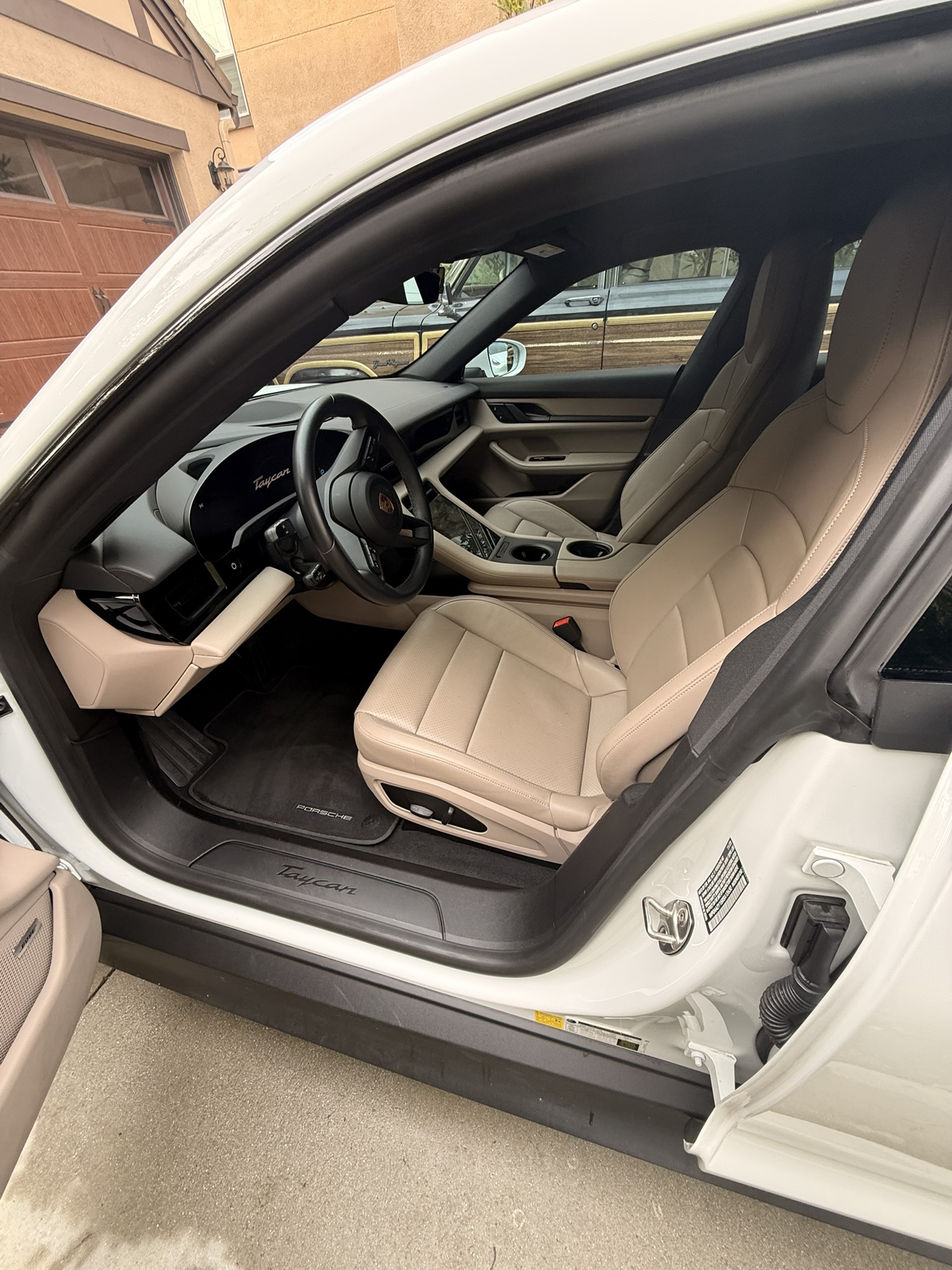 Used 2024 Porsche Taycan RWD image 10