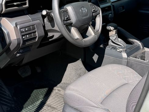 Used 2024 Toyota Tacoma SR5 AWD/4WD image 15