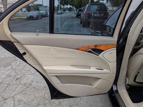 Used 2006 Mercedes-Benz E 350 Sedan image 9