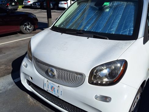 Used 2016 smart fortwo passion image 2