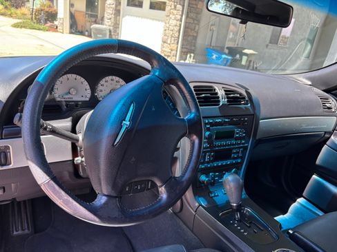 Used 2005 Ford Thunderbird RWD image 13