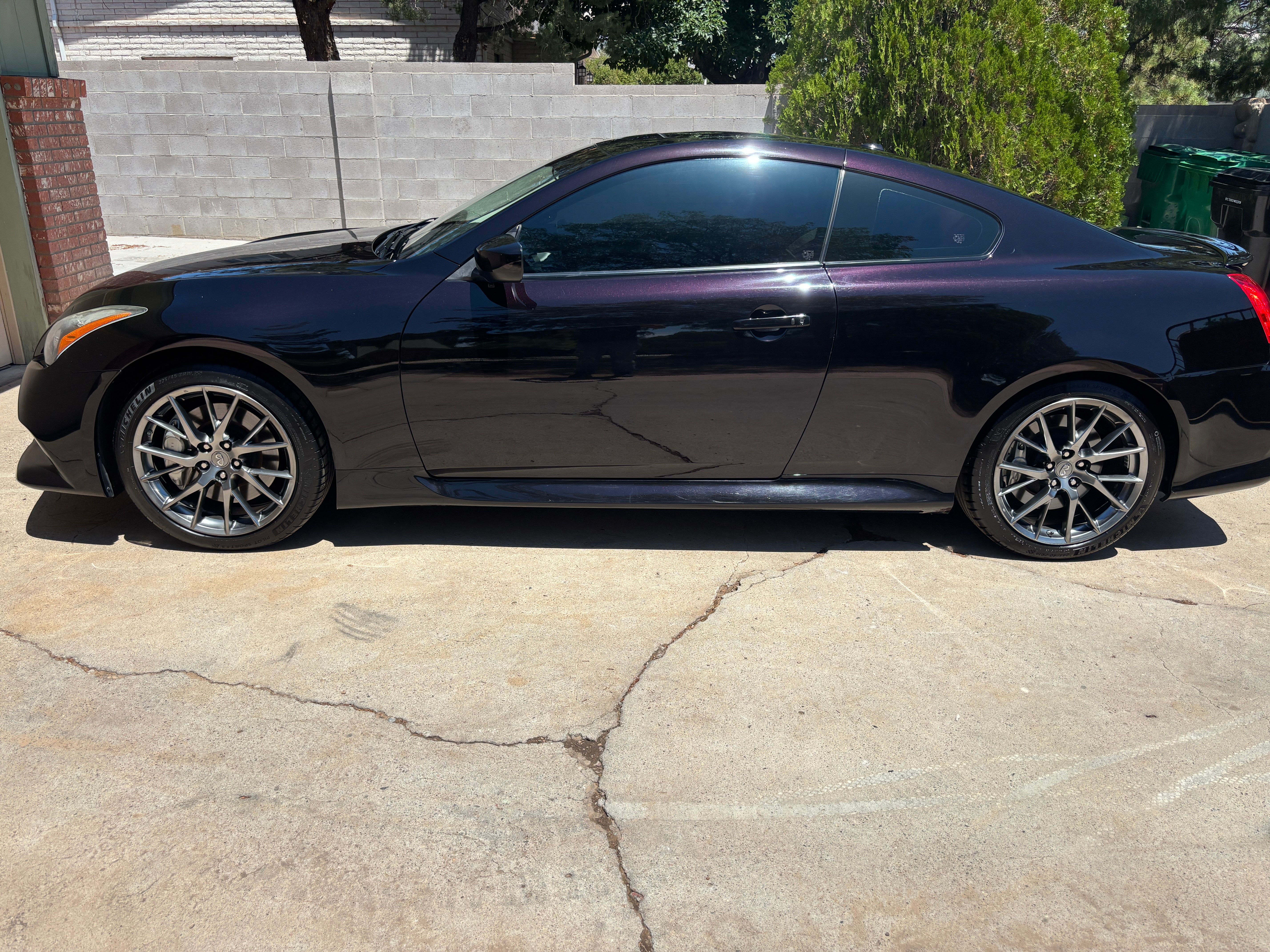 Used 2011 INFINITI G37 IPL RWD image 6