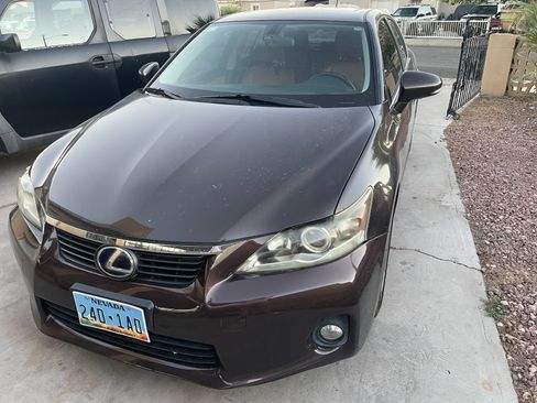 Used 2011 Lexus CT 200h image 2