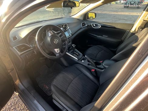 Used 2016 Nissan Sentra SV FWD image 3