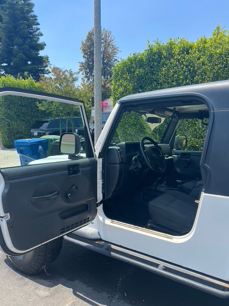Used 2006 Jeep Wrangler Unlimited AWD/4WD image 9
