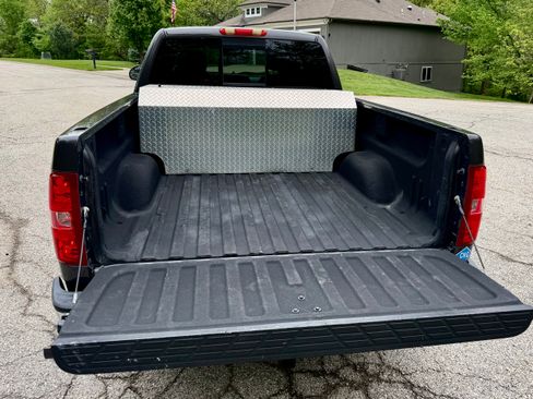 Used 2010 Chevrolet Silverado 1500 LT w/ Power Pack Plus AWD/4WD image 6