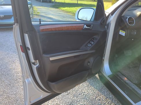 Used 2008 Mercedes-Benz ML 320 ML 320 CDI Sport Utility 4D image 11