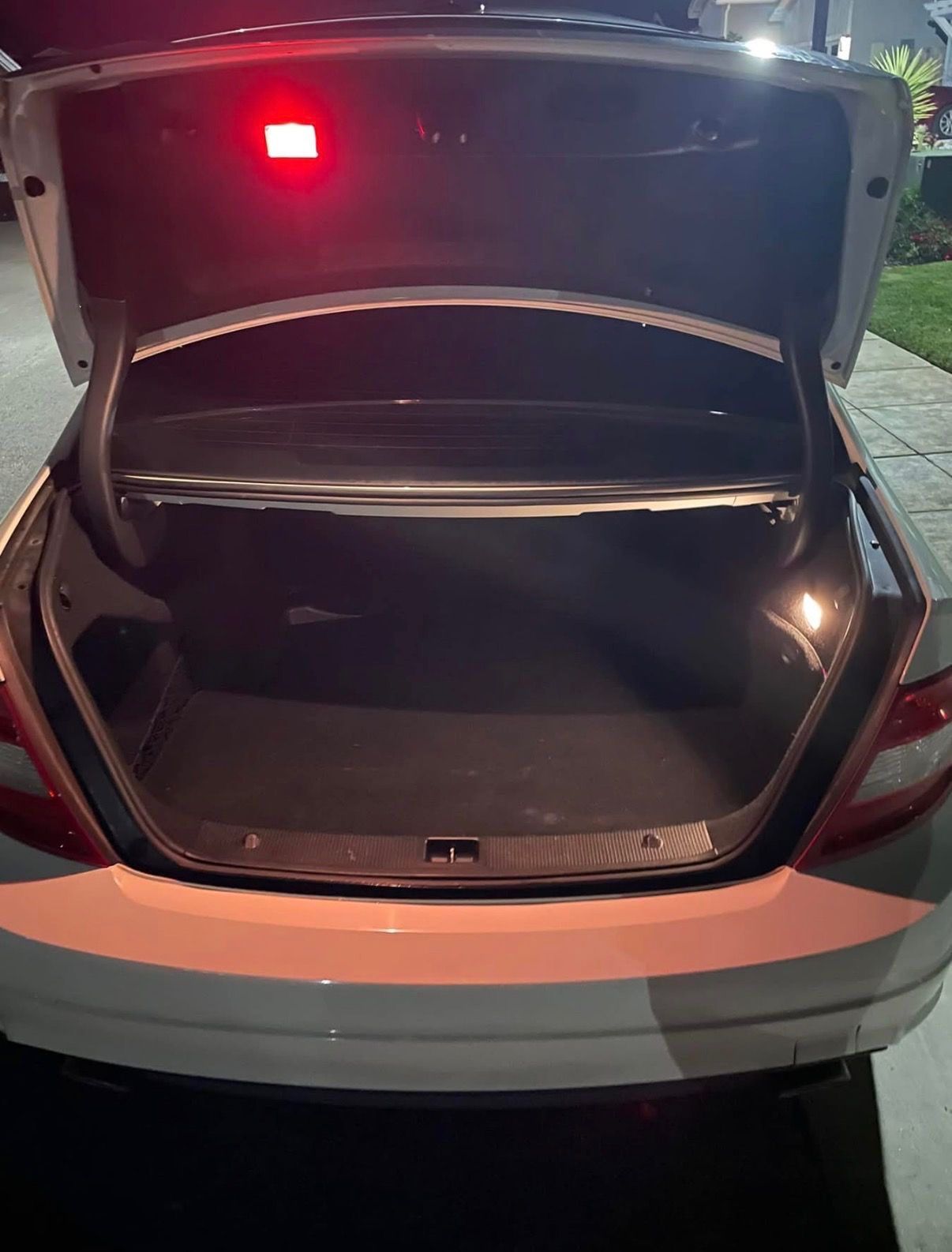Used 2010 Mercedes-Benz C 300 Sedan image 11