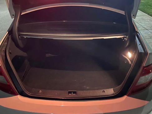 Used 2010 Mercedes-Benz C 300 Sedan image 11