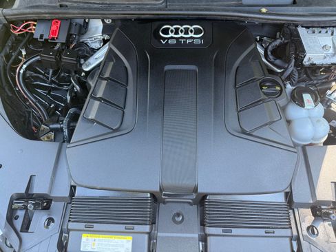 Used 2018 Audi Q7 3.0T Prestige w/ Prestige Package AWD/4WD image 11