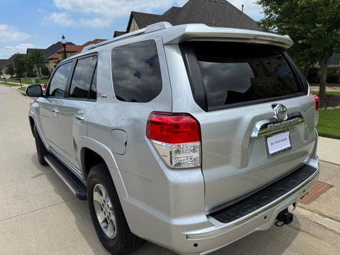 Used 2011 Toyota 4Runner SR5 AWD/4WD image 6