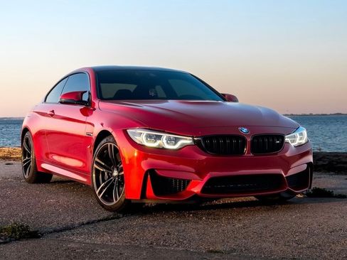 Used 2019 BMW M4 Coupe w/ Executive Package image 4