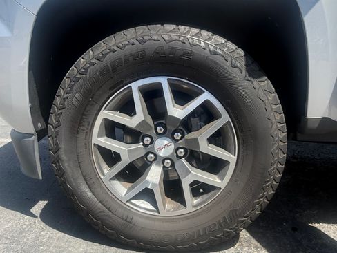 Used 2016 GMC Canyon SLE w/ All Terrain Package RWD image 13