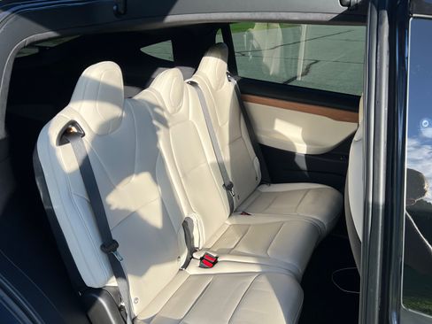 Used 2021 Tesla Model X Long Range AWD/4WD image 14